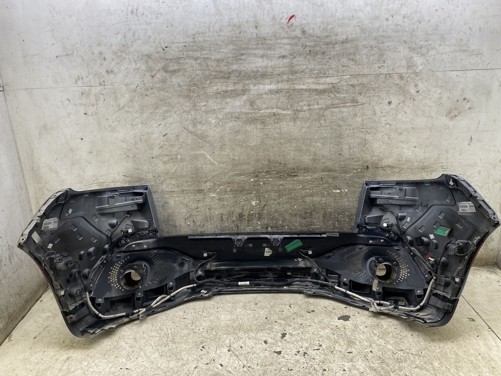 2020-2025 ASTON MARTIN DBX OEM REAR BUMPER COVER W/ PARK ASSIST & UPPER PACK