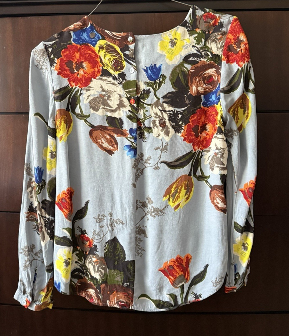 Boden Blue Floral Long Sleeve Blouse Size 8 Buttons on the Back Cottage Romantic