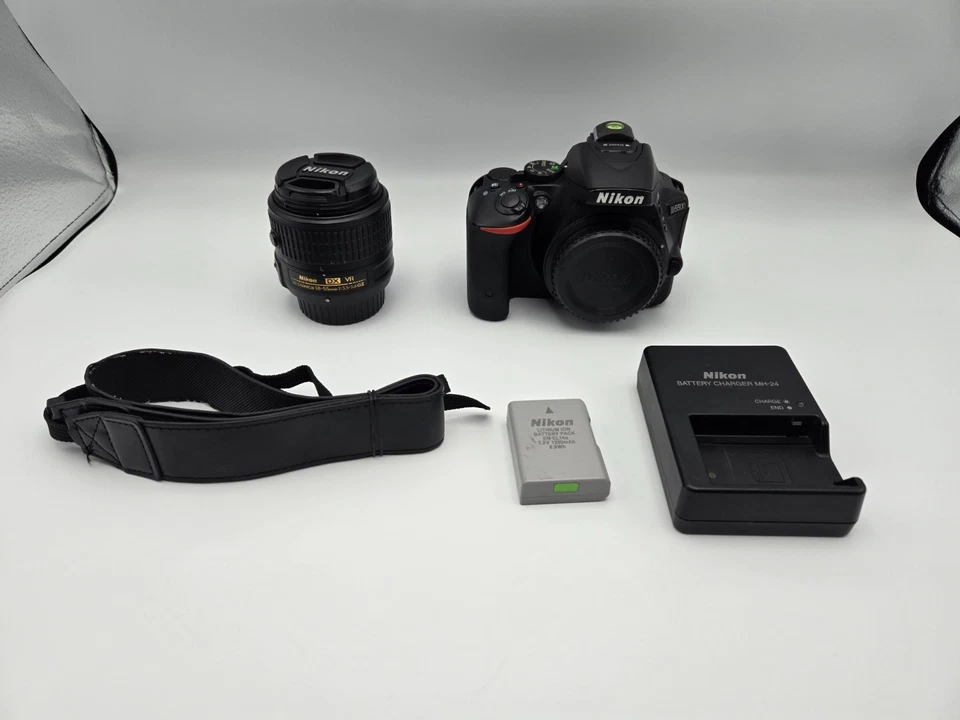[MINT / 15k shots] Nikon D5500 Digital SLR Camera + AF-S 18-55mm II From Japan - Image 2 of 4