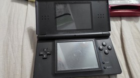 Lot Of Nintendo Consoles 2 DS LITES 1 DSi 1 Gameboy Color 1 Gameboy Advance SP