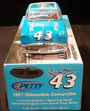 Richard Petty Signed 1/24 Racing Champions 1957 Oldsmobile Convertible 2007 JSA