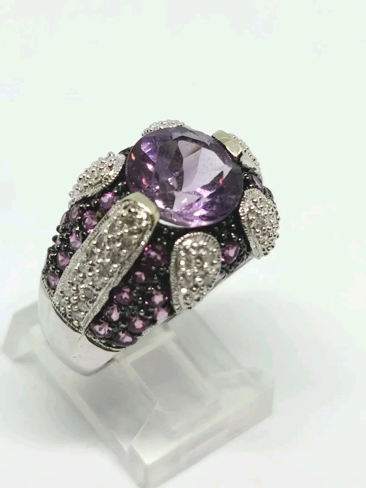 Anillo de diamantes y amatista púrpura natural cúpula de oro blanco de 14 K talla 8 precio de venta sugerido por el fabricante $2,300 Foto 3 de 4