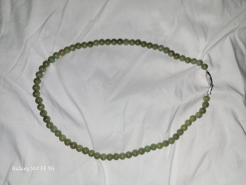 vintage jadite necklace with jka kohle sellers mark