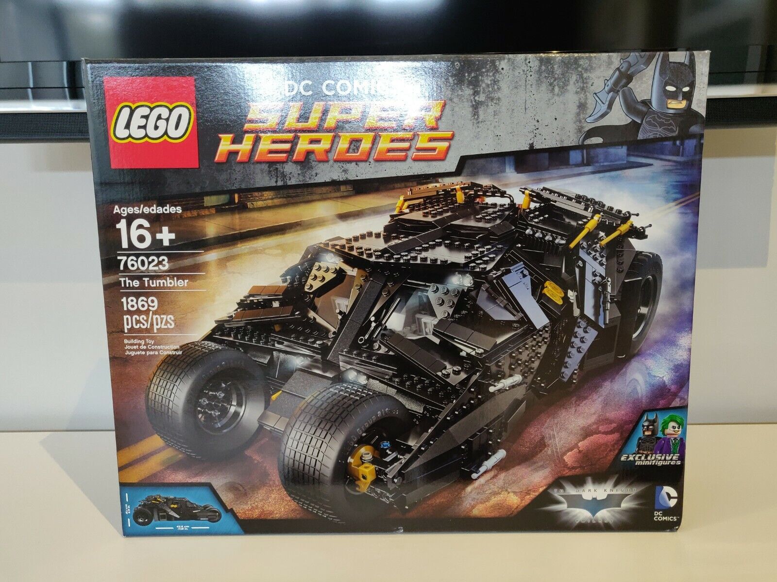 LEGO UCS 76023 BATMAN TUMBLER DC SUPER HEROES DARK KNIGHT BALE NEW SEALED MINT