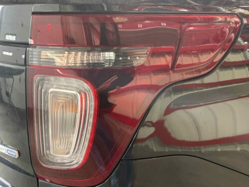 2015 Ford Explorer OEM Right Passengers Side Rear Tail Light Brake Lamp 13 14 - Picture 1 of 9
