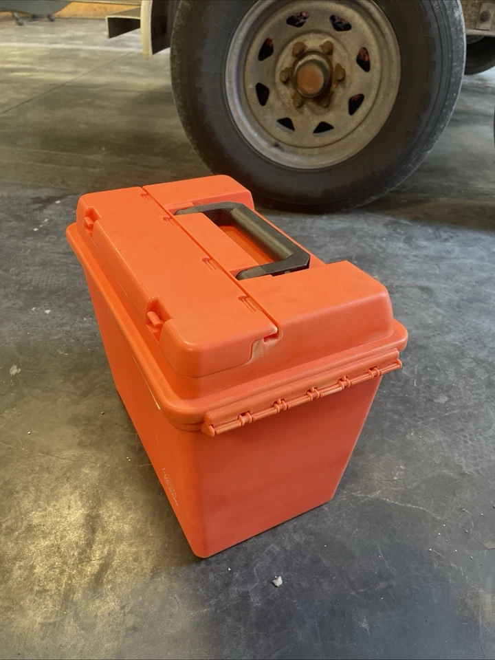 Caja de suministros de emergencia extra grande Plano con estante extraíble 181250 UPC024099518123 Foto 4 de 4