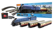 Hornby R1282M Class A4 4-6-2 Mallard Record Breaker BR Blue Train Set