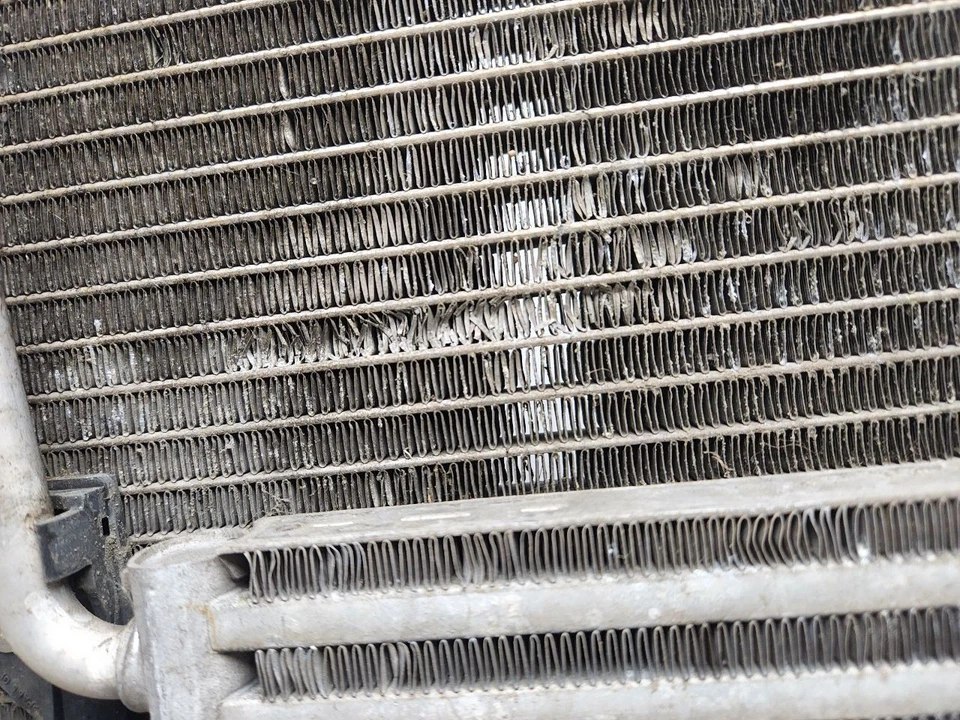 Condensador de aire acondicionado Porsche Cayenne 2004-2006 OEM 95557311104 Foto 4 de 4