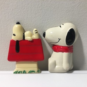 Vintage Snoopy Peanuts Fridge Magnets Doghouse United Feature Benjamin & Medwin