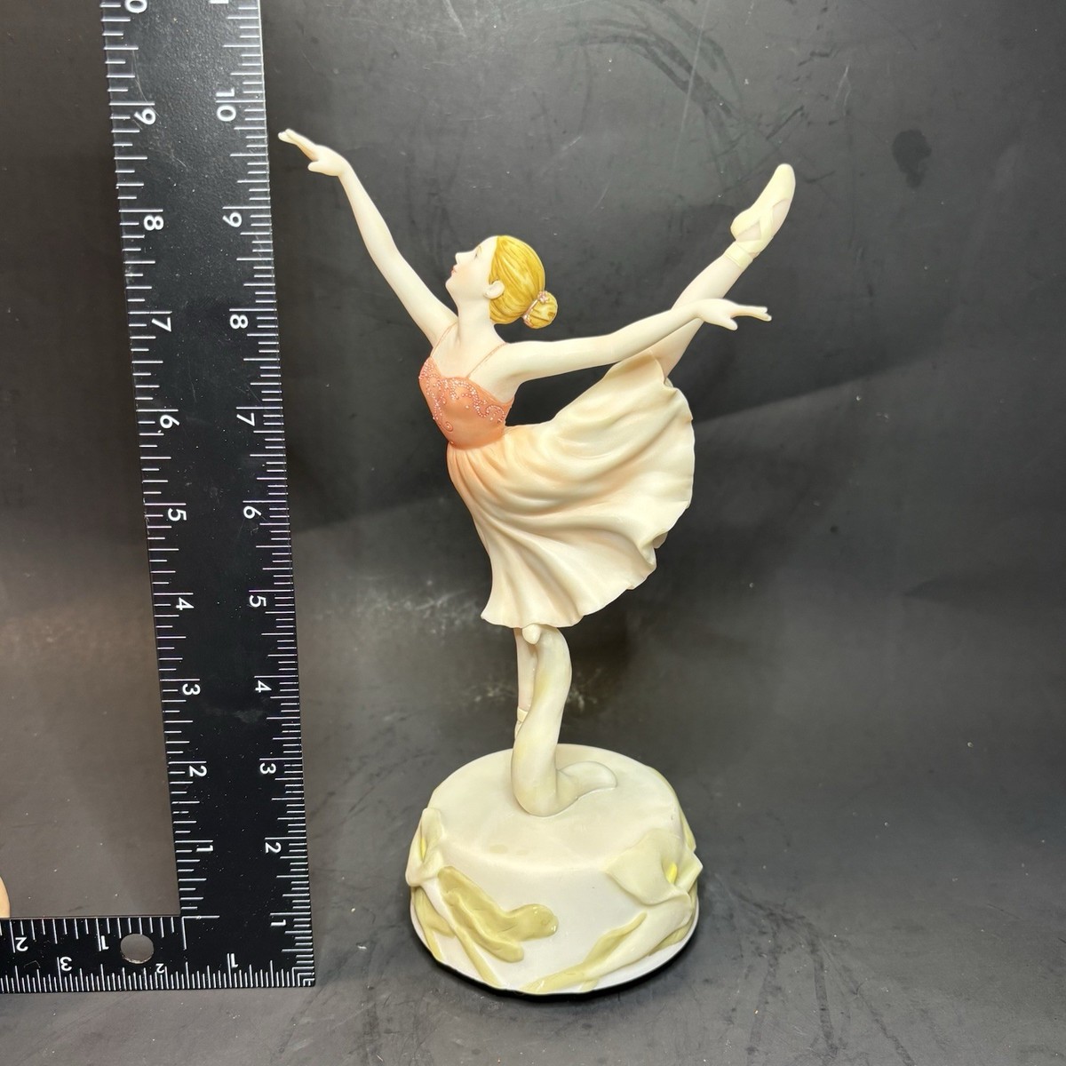 Vintage Ballerina Music Box Figurine Plays Sugar Plum Fairy Sankyo
