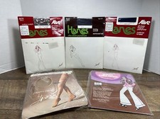 VTG. MIXED LOT OF 4 HANES PANTYHOSE SZ A  S B  1 PAIR OF KNEE HIGHS