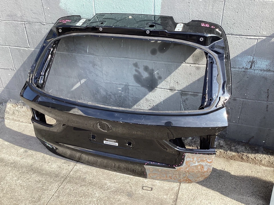 BMW X1 2016 2017 2018 2019 2020 2021 puerta trasera puerta levadiza carcasa OEM  Foto 3 de 4