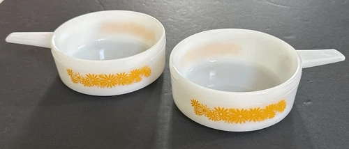 Glasbake Ovenware USA   14 oz Soup Bowl/Cup  Yellow Daisies J-2639   (A)