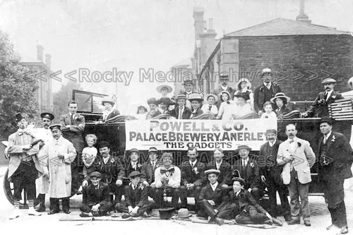 Eqq-89 Fancy Dress, Anerley Powell & Co, Palace Brewery. Photo