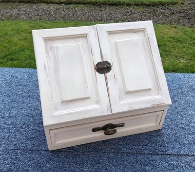 Handgefertigter lackierter Schreibwarenschrank / Aufbewahrungsbox Kiefer & Sperrholz Shabby Chic