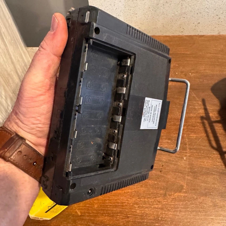 VINTAGE ORIGINAL 1980`s TAMIYA MONSTER BEETLE 58060 (1986) With Chargers! - Image 4 of 4