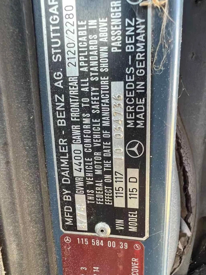 Hood MERCEDES BENZ 240 73 74 75 76 Foto 2 de 4