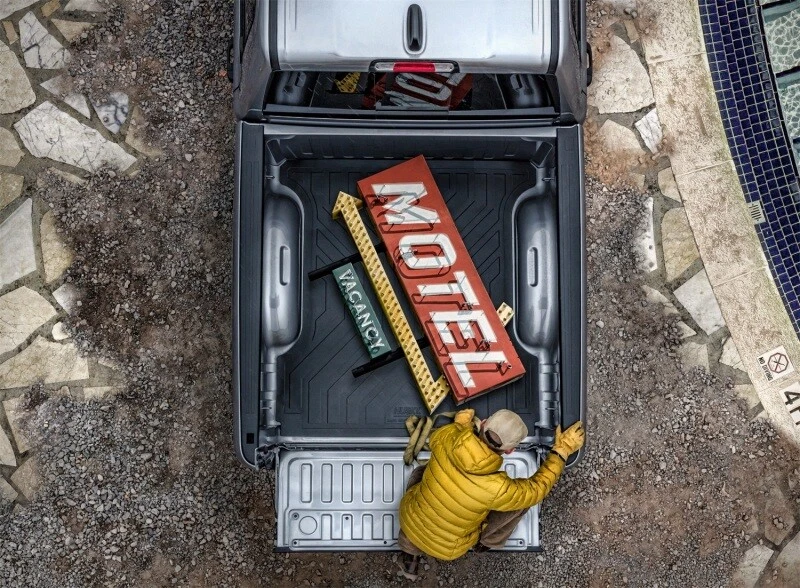 Alfombrilla de cama de alta resistencia Husky Liners 16007 para Silverado/Sierra 1500/2500/3500 Foto 3 de 4