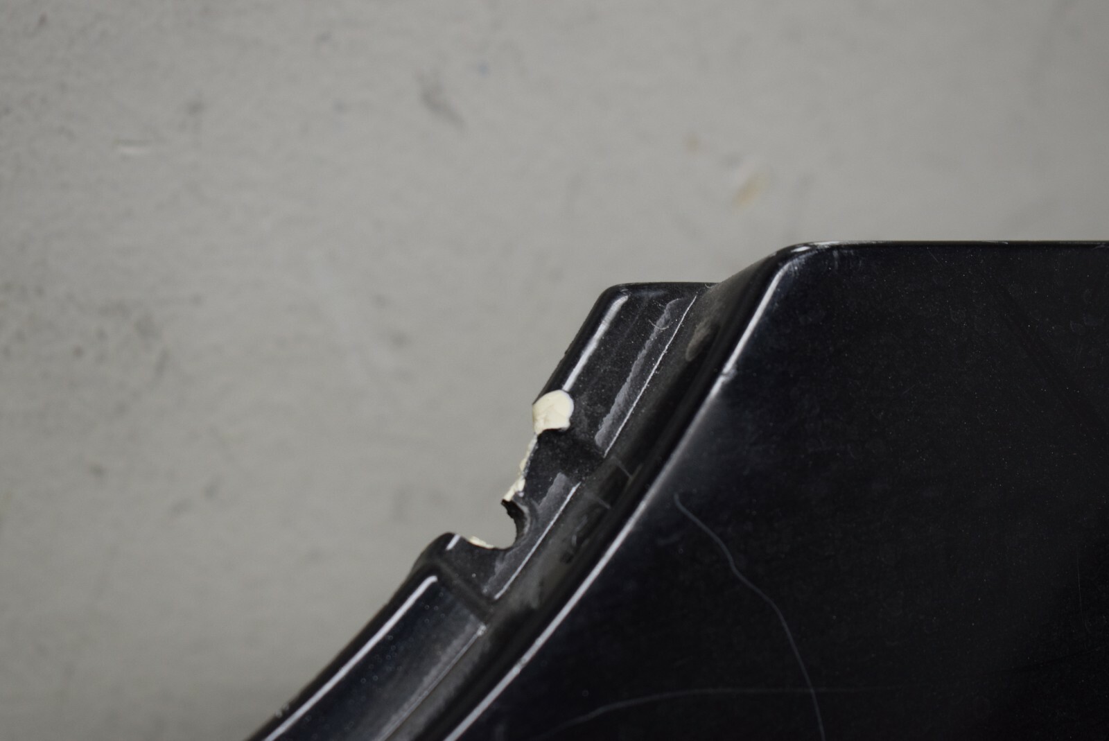 ASTON MARTIN DB9 ROCKER PANEL MOLDING FACTORY OEM.