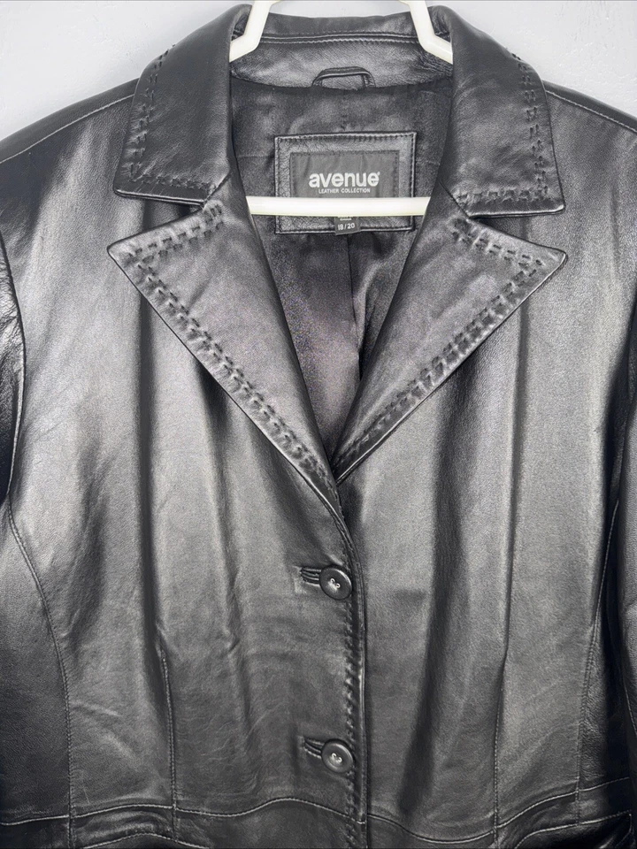 Chaqueta Blazer Avenue de Cuero para Mujer 18/20 Negra Abotonada Informal Con Bolsillos Foto 2 de 4