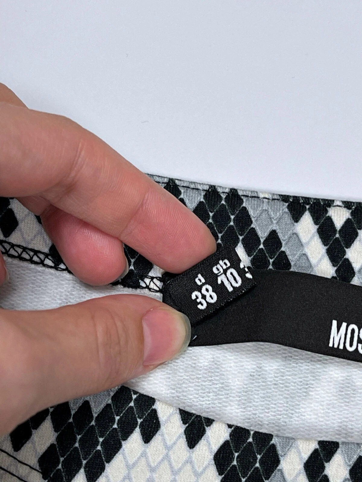 Love Moschino Bodycon Mini Abito Manica Lunga Cuore Stampa Serpente Taglia 6 US 10 UK