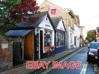 PHOTO  OXFORD SHOPS NORTH PARADE THIS NARROW ONE-WAY STREET HAS PLENTY OF SHOPS