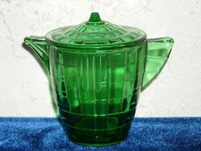 Akro Agate Small Stacked Disc and Interior Panel Teapot and Lid Green