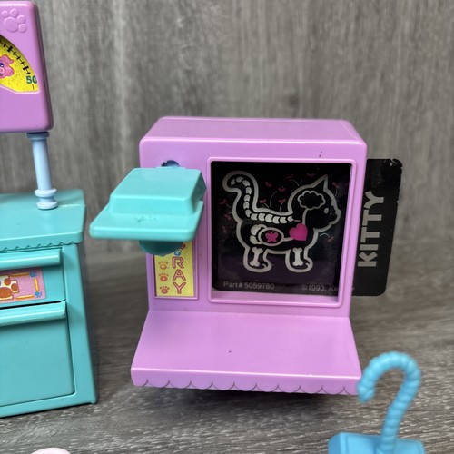 Vintage 1993 Kenner Littlest Pet Shop Care Center Vet Hospital Incomplete - Picture 4 of 17