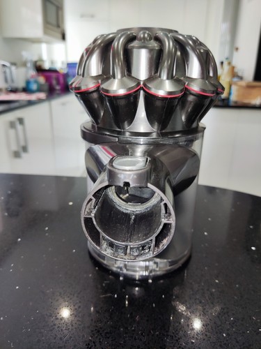 DYSON V6 ANIMAL CORDLESS VACUUM CLEANER INCLUDES MAIN BODY BATTERY BIN FILTER - Picture 2 of 24