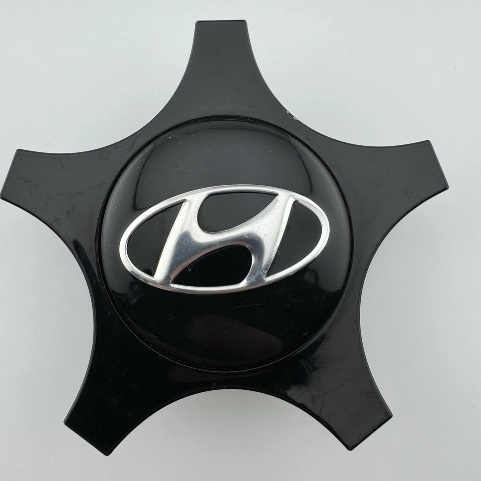 TAPA CENTRAL BUJE RUEDA HYUNDAI VELOSTER 2012-2017 P/N 52960-2V000 Foto 2 de 4