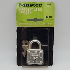 Master Lock No 44-D 1/2"L x 5/32"D Shackle 1-1/4"W Body Luggage / Bags USA Made