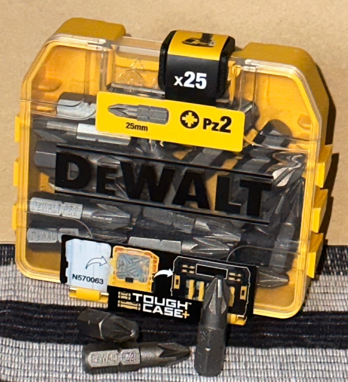 DeWalt DT71560 25-tlg. Schraubendreher-Bit-Set – PZ2 Bits Mit Halter, Für Akkuschrauber & Bohrer
