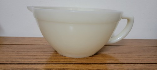 VINTAGE FIRE KING IVORY 4 CUP BATTER BOWL - Picture 2 of 9