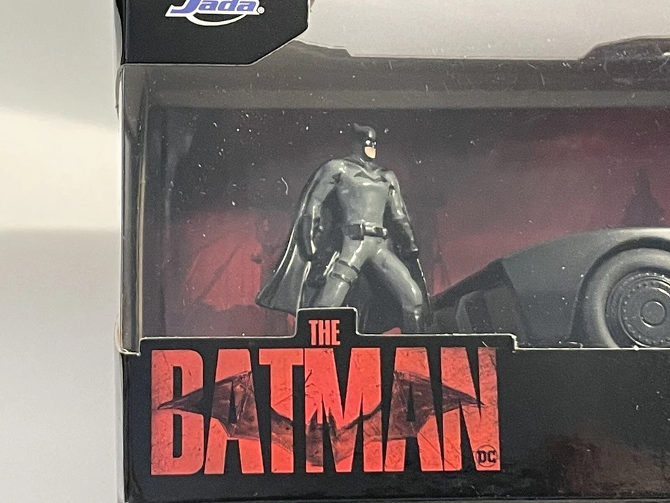 The Batman Movie 2022 DC Comics Batman & Batmobile Diecast 1:32 Scale Jada New - Image 4 of 4