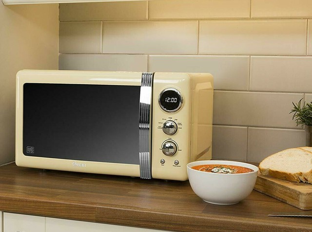 Swan Lime Green Digital Microwave 800w 20 Litre 5 Settings
