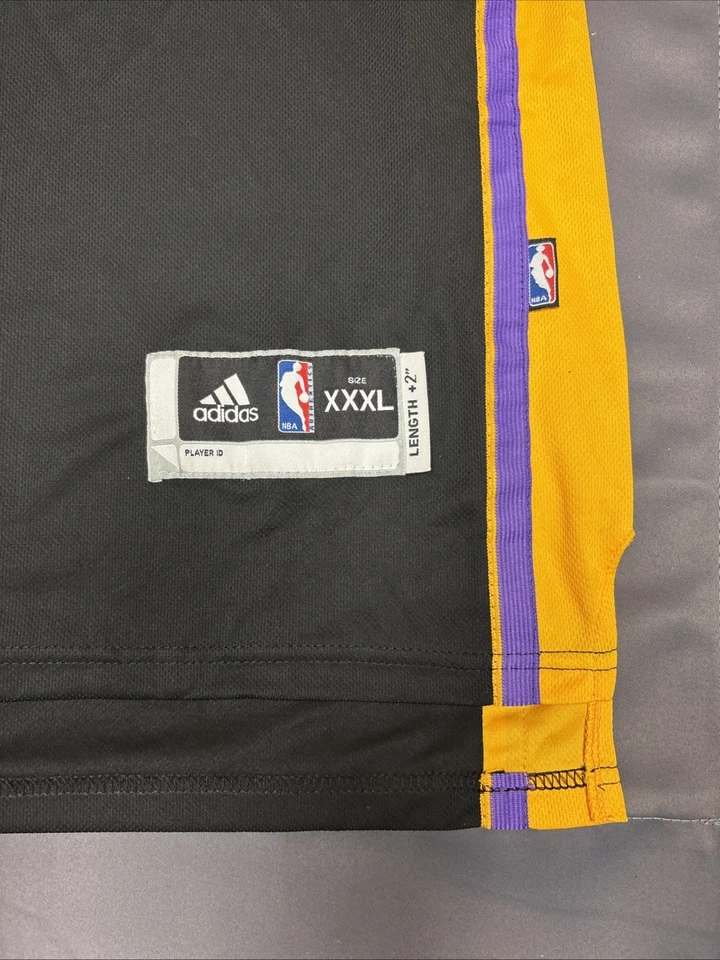 Camiseta deportiva de los Lakers Lonzo Ball 3XL NBA Swingman negra Hollywood Nights Foto 2 de 4