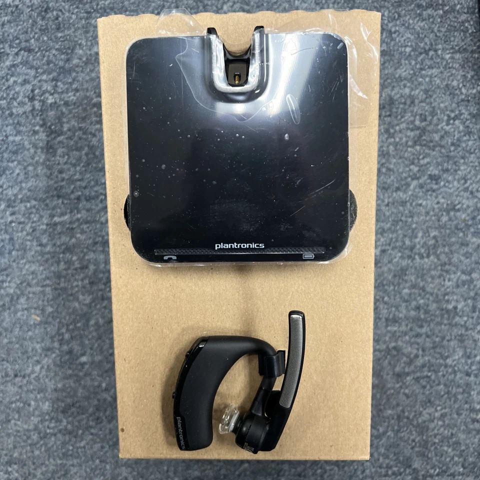 Plantronics Voyager Legend In Ear Headset System - Image 4 of 4