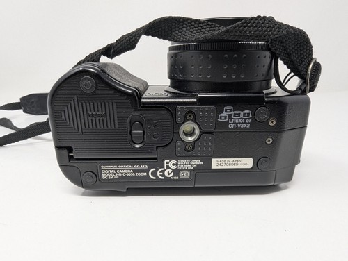 Olympus C-5050 ZOOM Camedia 5 Megapixel Digital Camera - Picture 7 of 12