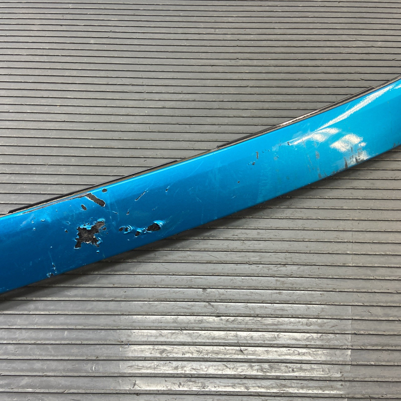 BMW i8 2014-2020 Right Pillar cover molding