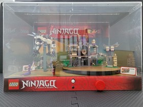 LEGO Ninjago 70748 Titanium Dragon & 70749 Enter the Serpent Store Display 2014