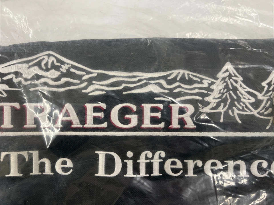 Genuine Traeger Heavy Duty Hydrotuff Grill Cover BBQ-070N Form Fitted - Image 2 of 2