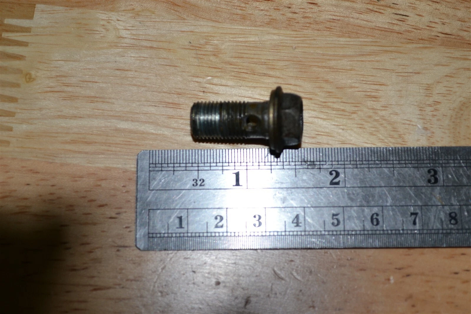BOLT (10X1.00X22) *{MODEL R/S}*