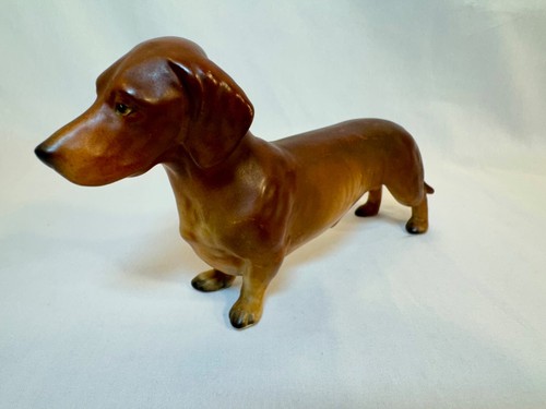 VINTAGE LEFTON DACHSHUND BROWN FIGURINE DOG PORCELAIN BROWN FIGURINE PUPPY