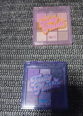 Too Faced Totally Plastic Lidschatten Palette 2 Stk Schimmer lila rosa blau