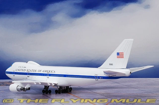 Dragon Models 1:400 E-4B USAF 55th W, 1st ACCS #75-0125 - Image 2 of 4