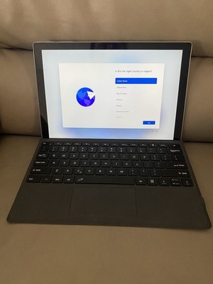 Microsoft Surface Pro 6 1796 Core i5-8250U 1.70GHz 8GB 256GB Keyboard Win 11