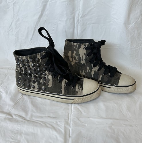 Used Women’s Green Camo Studded High Top Tennis Shoes 6