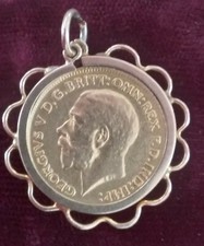 1913 RARE GOLD HALF  SOVEREIGN KING GEORGE IVS GREAT BRITAIN GOLD COIN IN BEZEL.