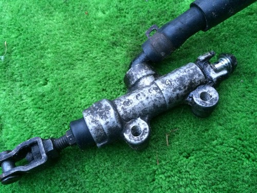 Cilindro maestro de freno trasero Kawasaki ZZR400 ZZR 400 E + depósito - Imagen 2 de 4