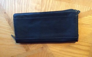 tumi zip around wallet